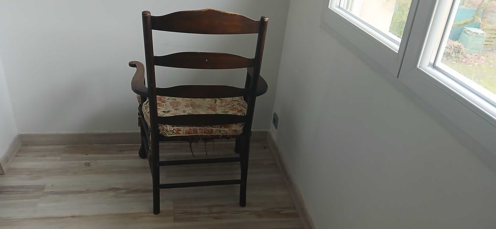 une chaise Meubles