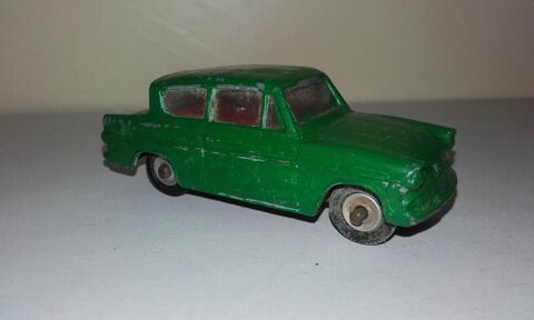 Dinky Toys - Ford Anglia 155 40 Angers (49)