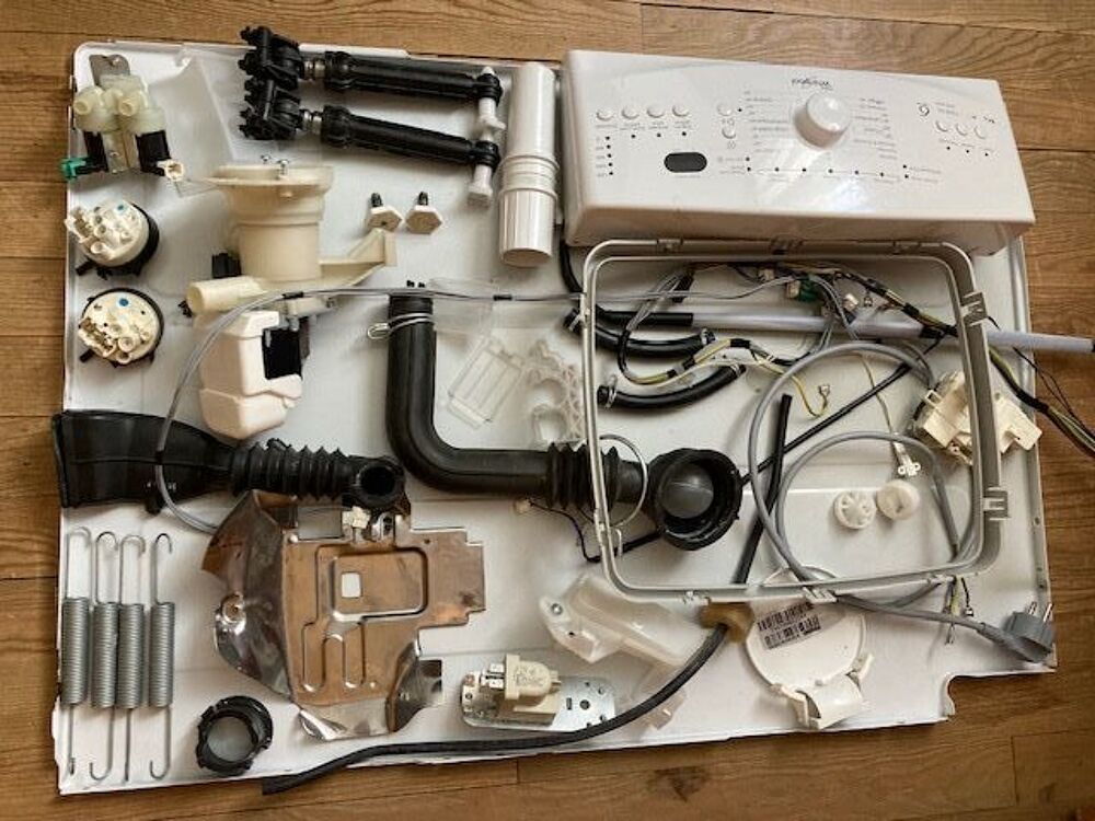 Pi&egrave;ces d&eacute;tach&eacute;es pour lave linge whirlpool AWE6628 6th Sense Electroménager
