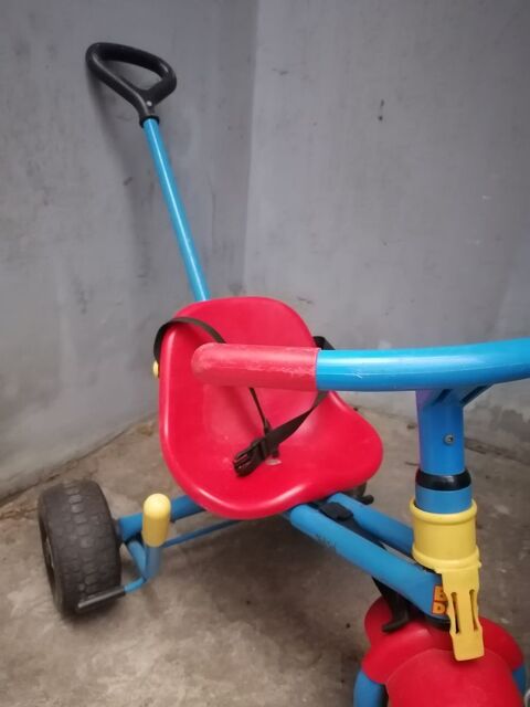 Tricycle enfant 25 Villejuif (94)