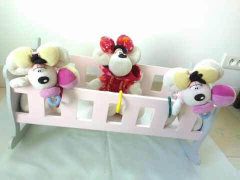 Peluches  Piddlina , Berceau � bascule / par lot 6 Taillades (84)