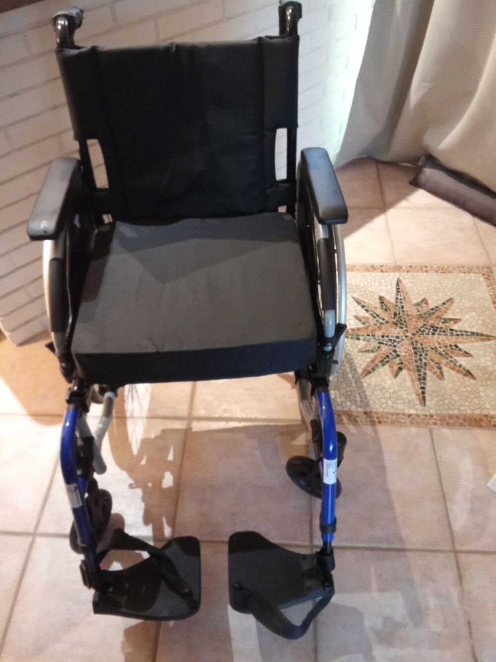 Fauteuil roulant Meubles