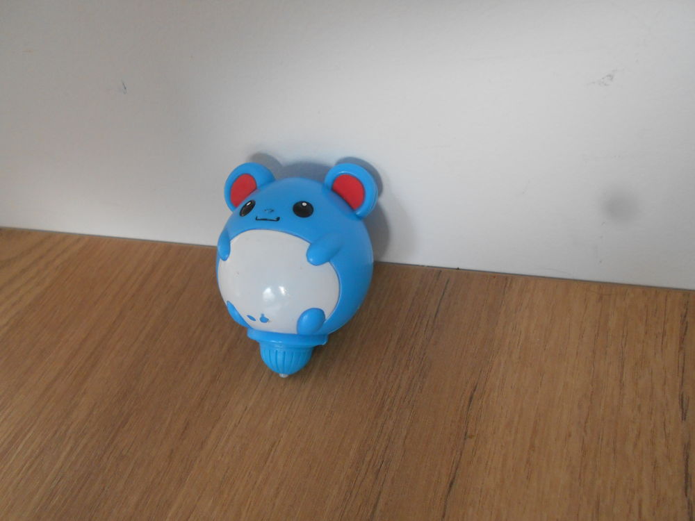 Figurine Toupie POKEMON MARILL comme neuve Jeux / jouets