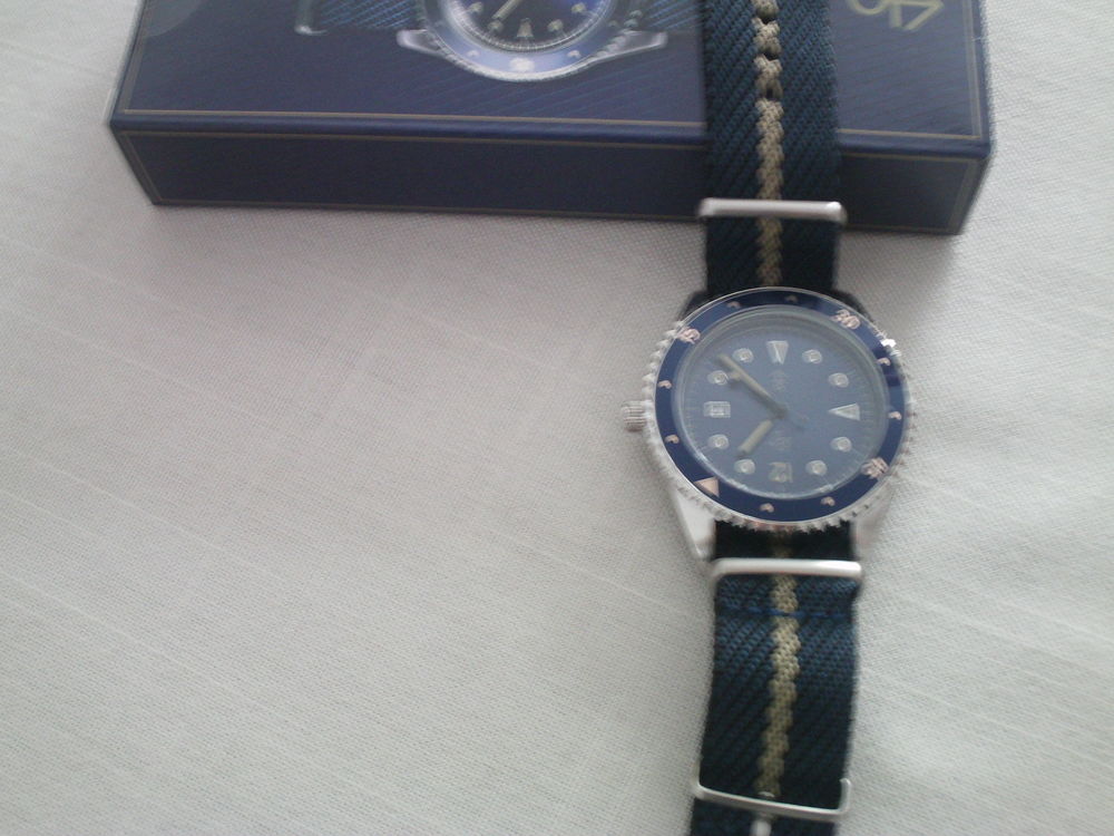 Belle montre marin Heure Date neuve N&deg;1113 Bijoux et montres