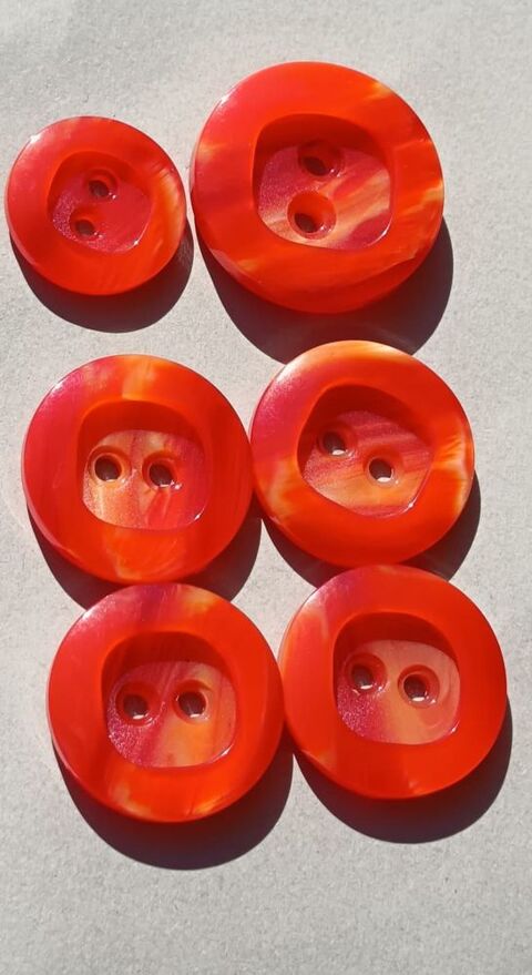 Lot de 6 Boutons Carr�s Orange Mandarine     N�88 8 Thonon-les-Bains (74)