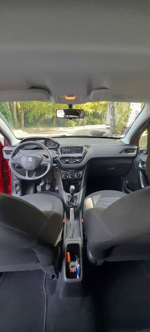 Peugeot 208 voiture