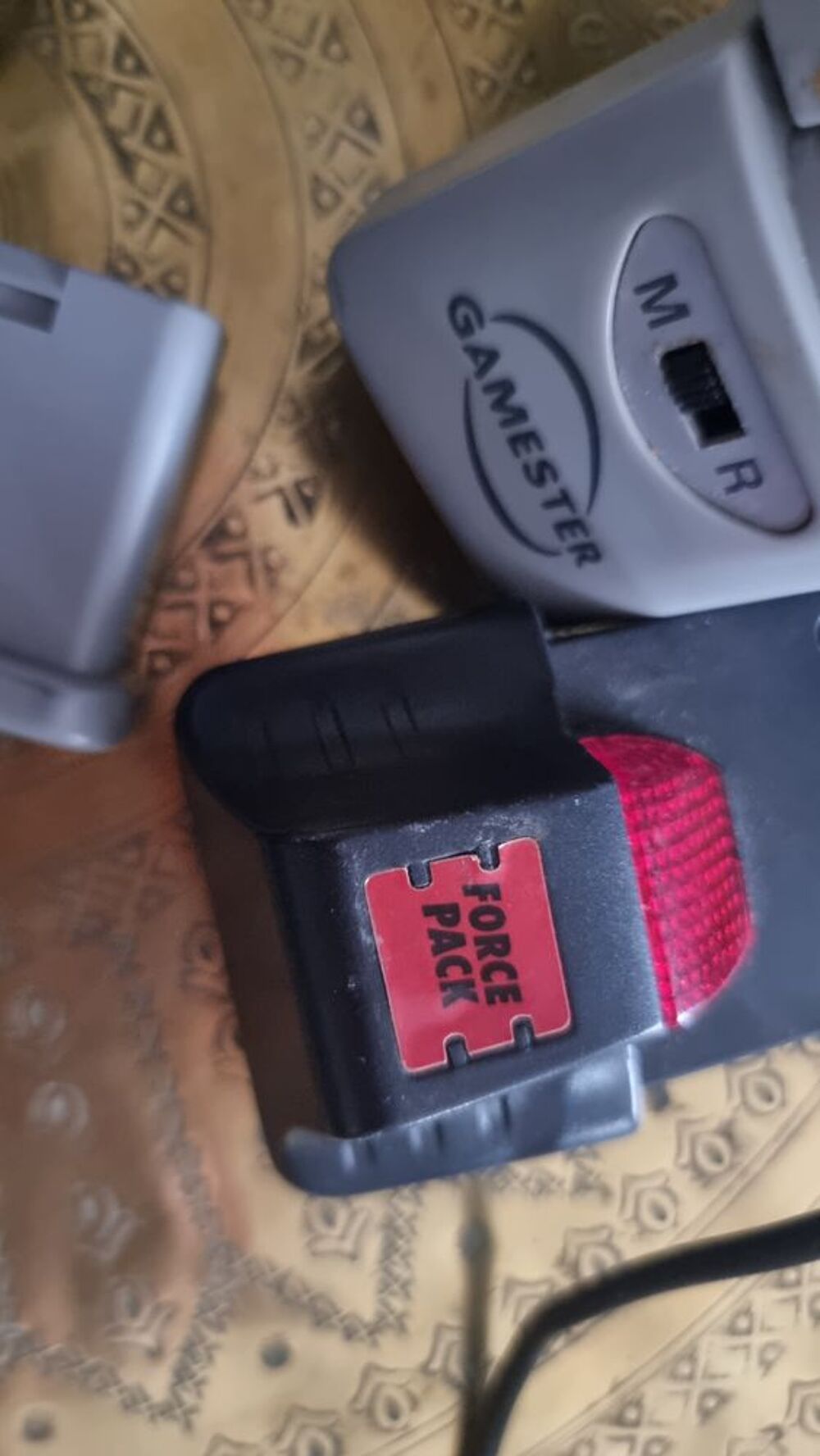 Nintendo 64, 4 manettes C&acirc;bles, 8 jeux inclus Jeux / jouets