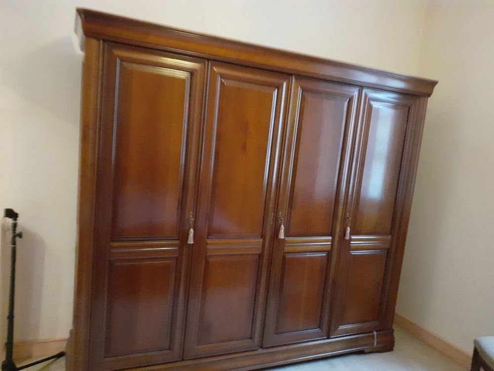 Armoire en merisier massif Meubles