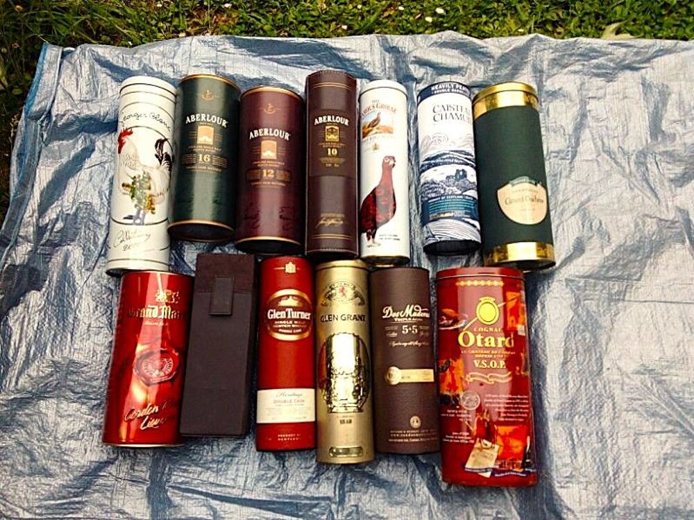 Lot de 11 boites de whisky, champagne, cognac Décoration