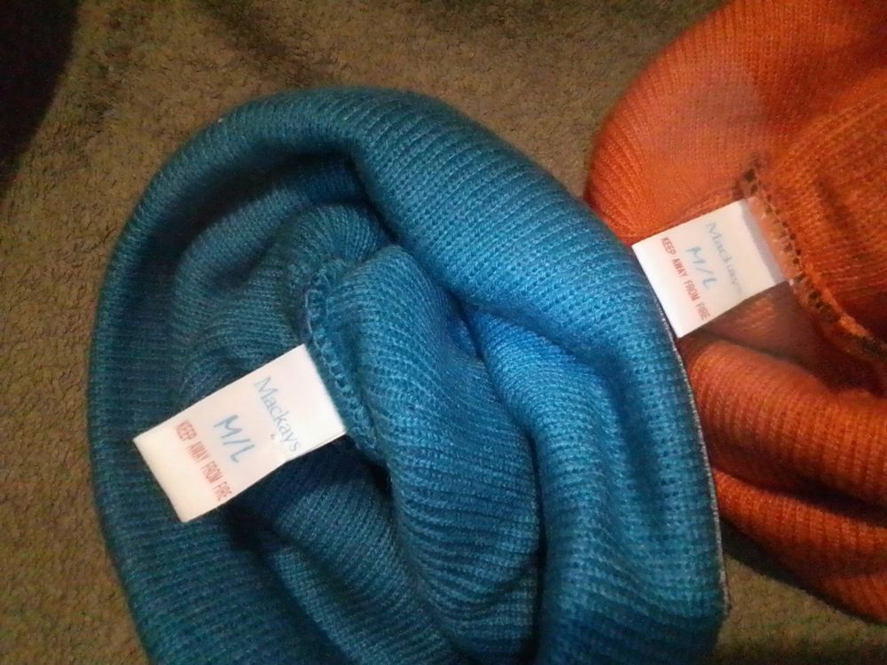 Lot 180 Bonnets enfant Vêtements
