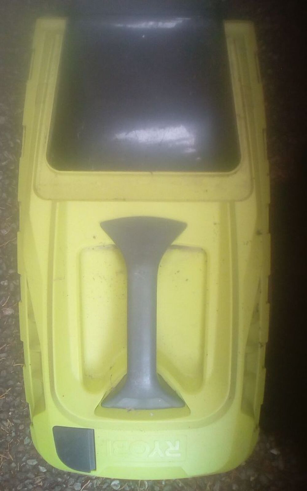 bac tondeuse &agrave; gazon sans fil RYOBI Jardin