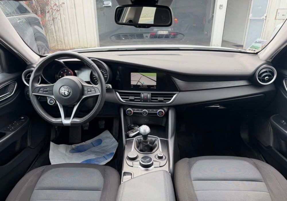 Giulia 2.2 136 ch Business 2017 occasion 10000 Troyes