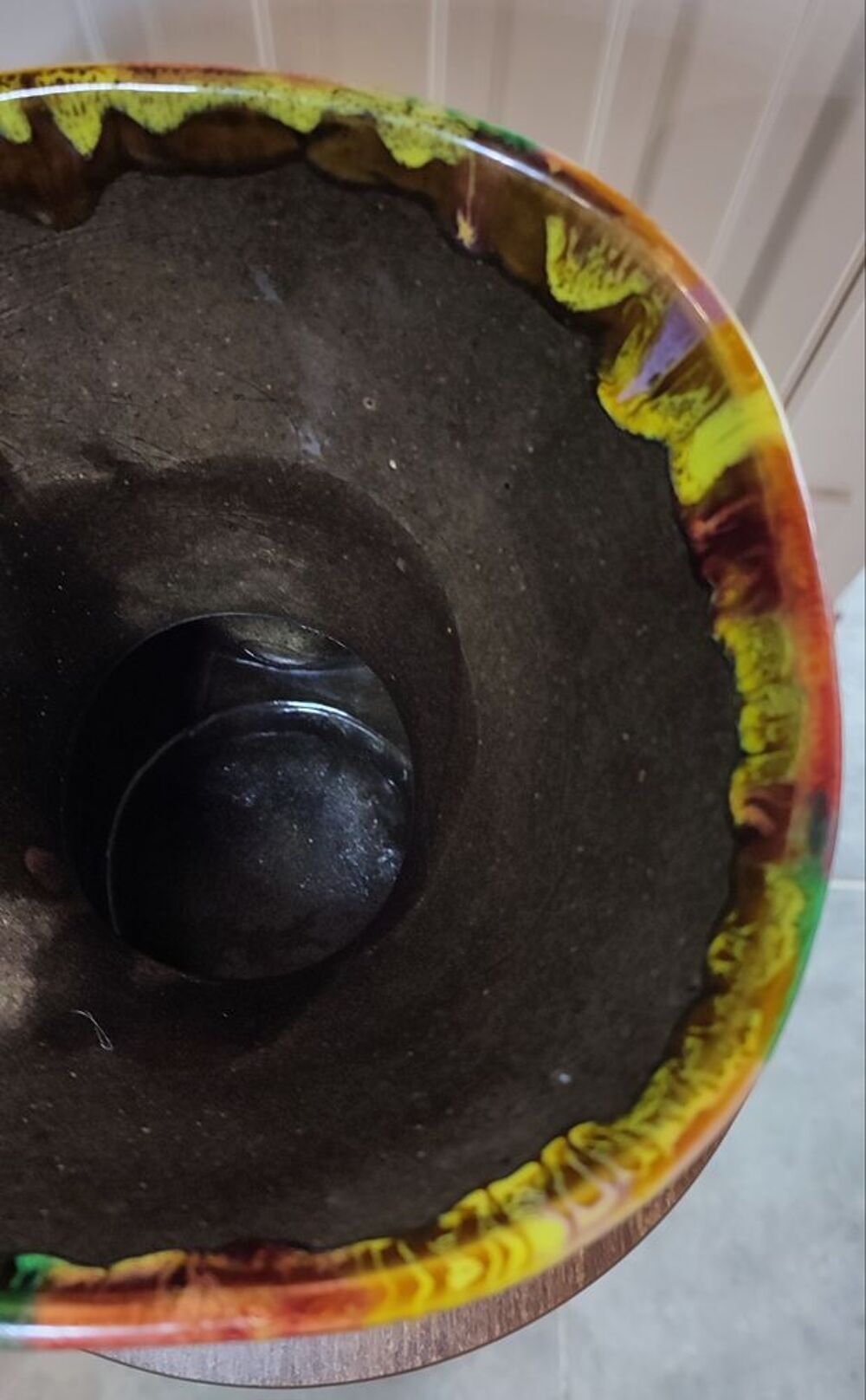 Vase c&eacute;ramique &eacute;maill&eacute;e vintage sign&eacute; 