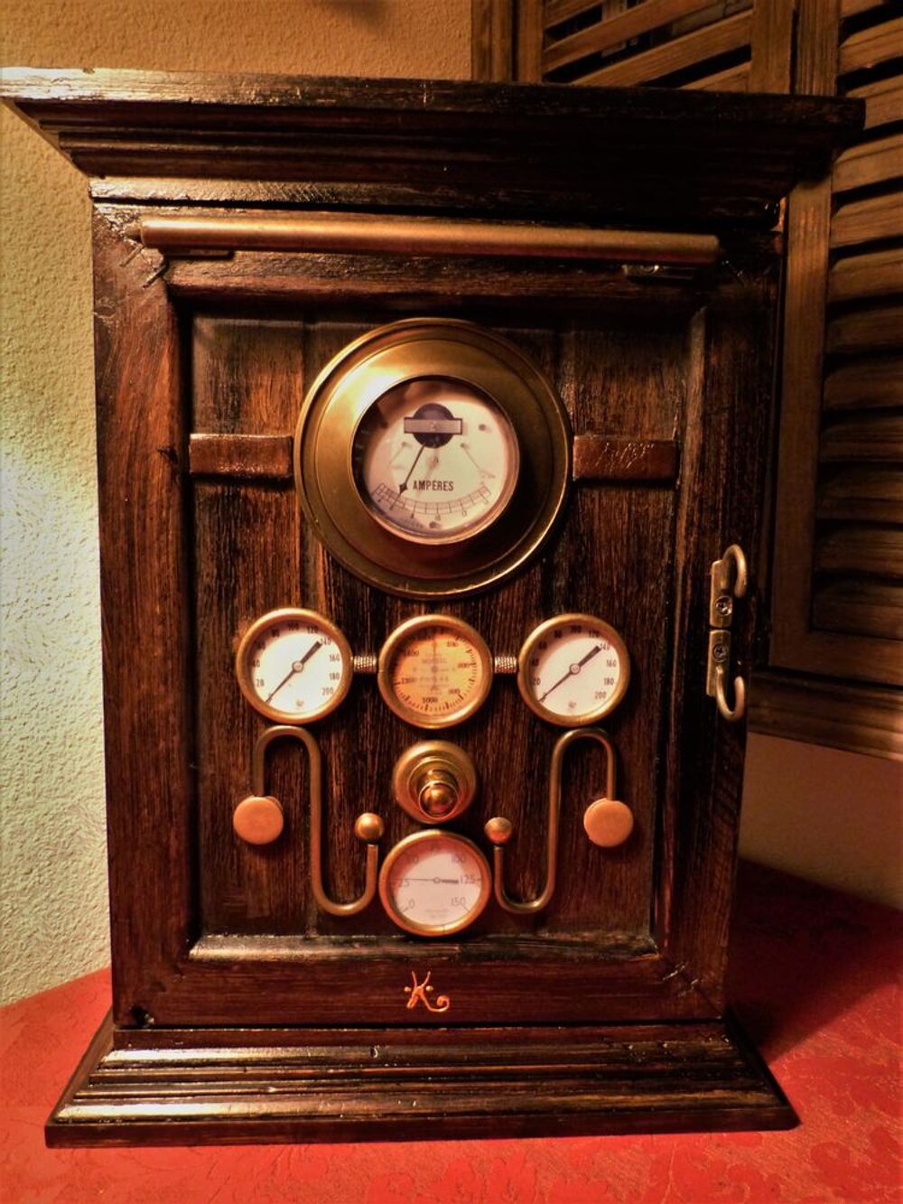 Boite de Curiosit&eacute; "MANOMETERS STYLE" Steampunk Décoration