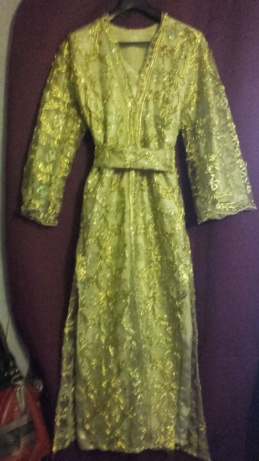 Robe de soir&eacute;e ou int&eacute;rieur Duba&iuml; neuve Vêtements