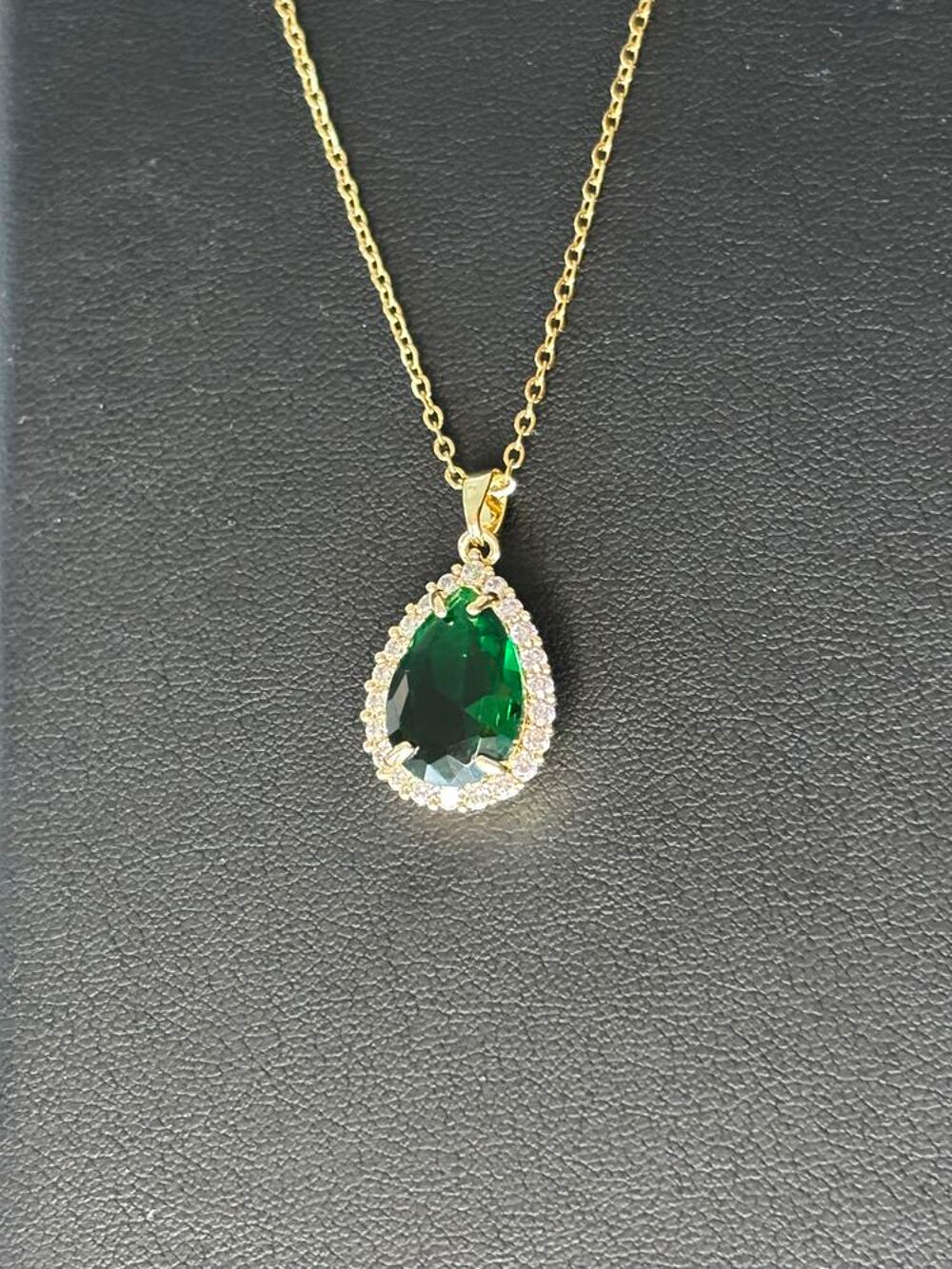 Collier pendentif en acier inoxydable Bijoux et montres