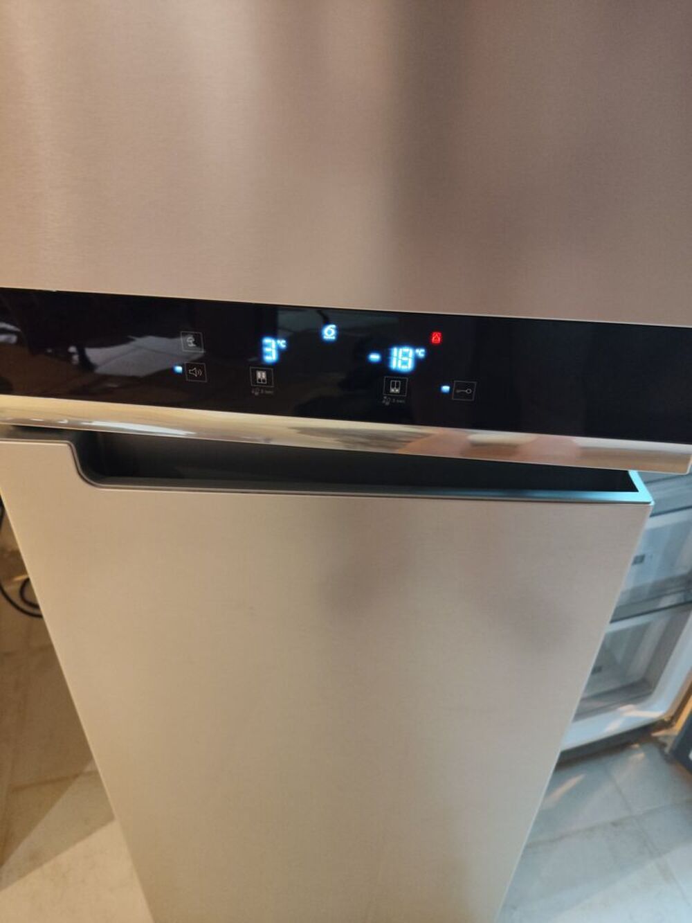WHIRLPOOL - R&eacute;frig&eacute;rateur 4 portes WQ9E1L Americain Electroménager