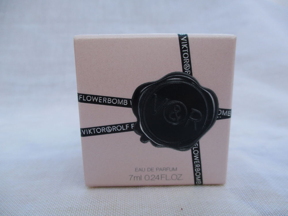 Miniature d'Eau De Parfum " FlowerBomb " - Neuve 