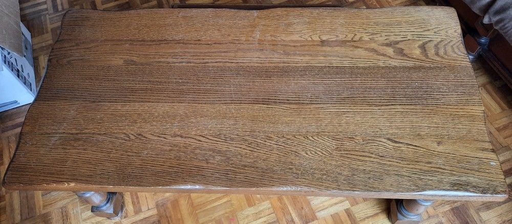 Table basse salon. Meubles