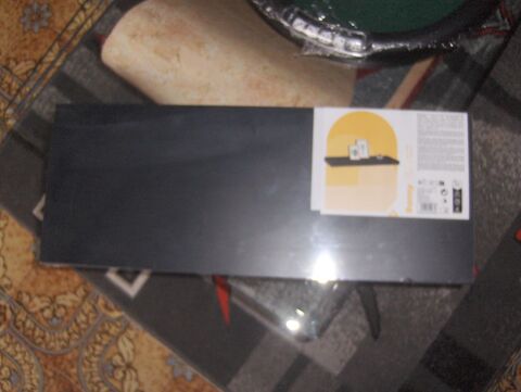 �tag�re murale rectangulaire bois noir marque Ronny Sauchy-Cauchy (62)