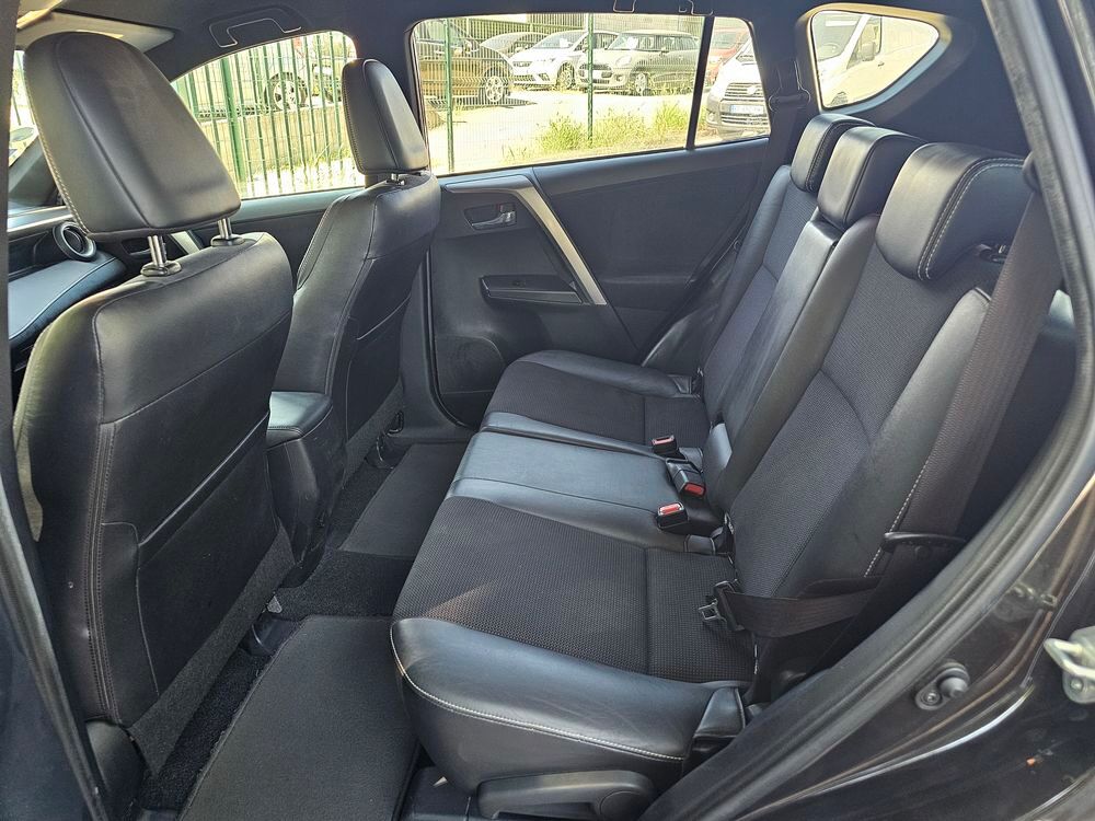RAV 4 RAV4 143 D-4D 2WD Lounge 2016 occasion 34690 Fabr&egrave;gues