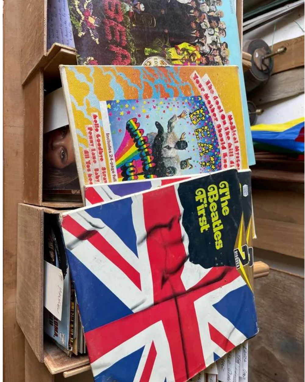 de plus 4000 disques vinyl 33 45 78 tours ann&eacute;e 40, 50 CD et vinyles
