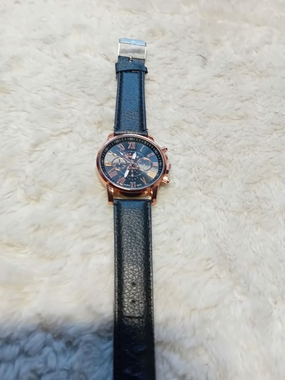 Promo Jolie montre pour femmes/filles NOIRE neuve
Bijoux et montres