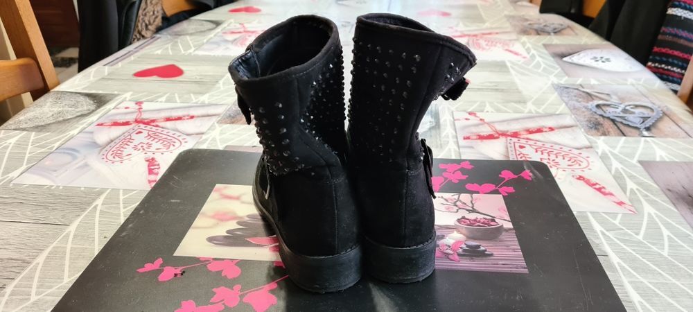 Bottine noire Chaussures