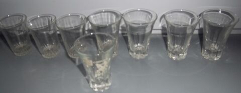 8 verres  digestif diffrents modles 2 Colombier-Fontaine (25)