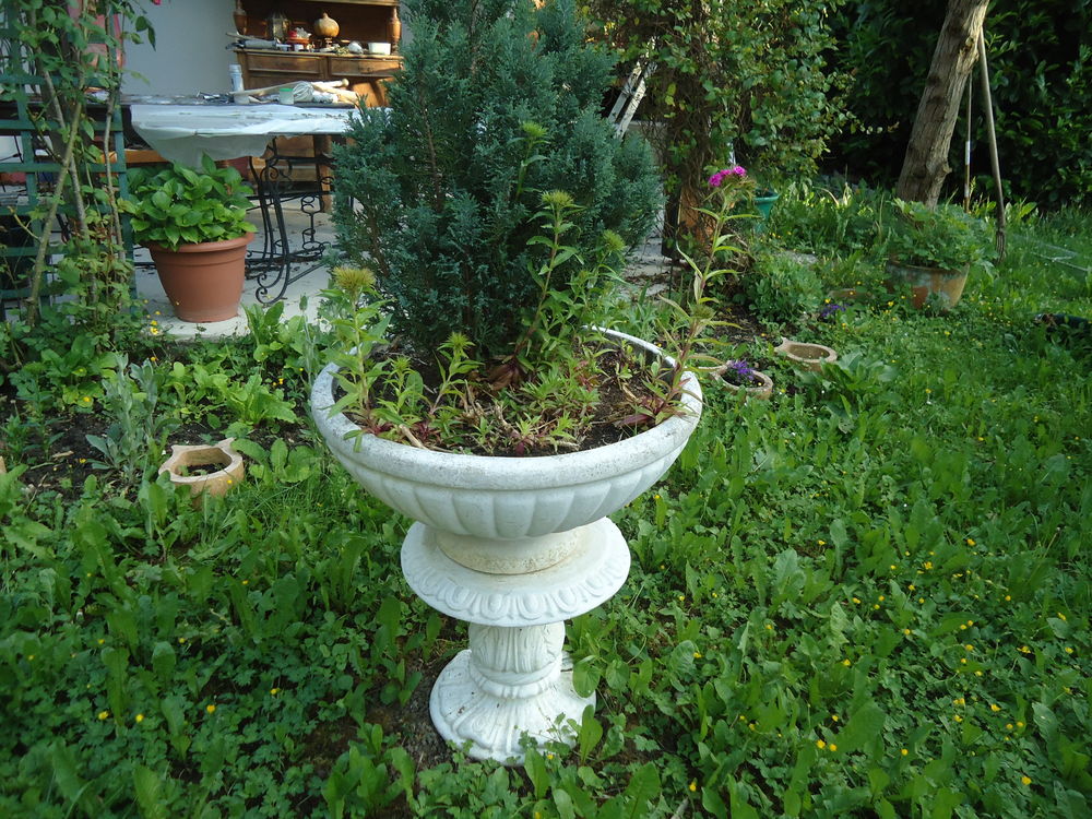 Vasque de jardin en pierre reconstitu&eacute;e Jardin