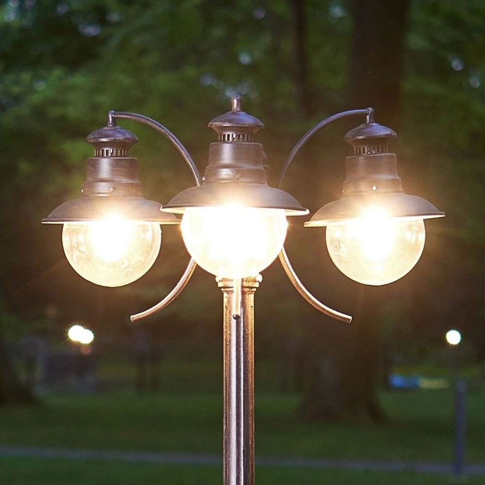 R&eacute;verb&egrave;re jardin 3 lampes
Fonte d'alu
Teinte bronze Jardin