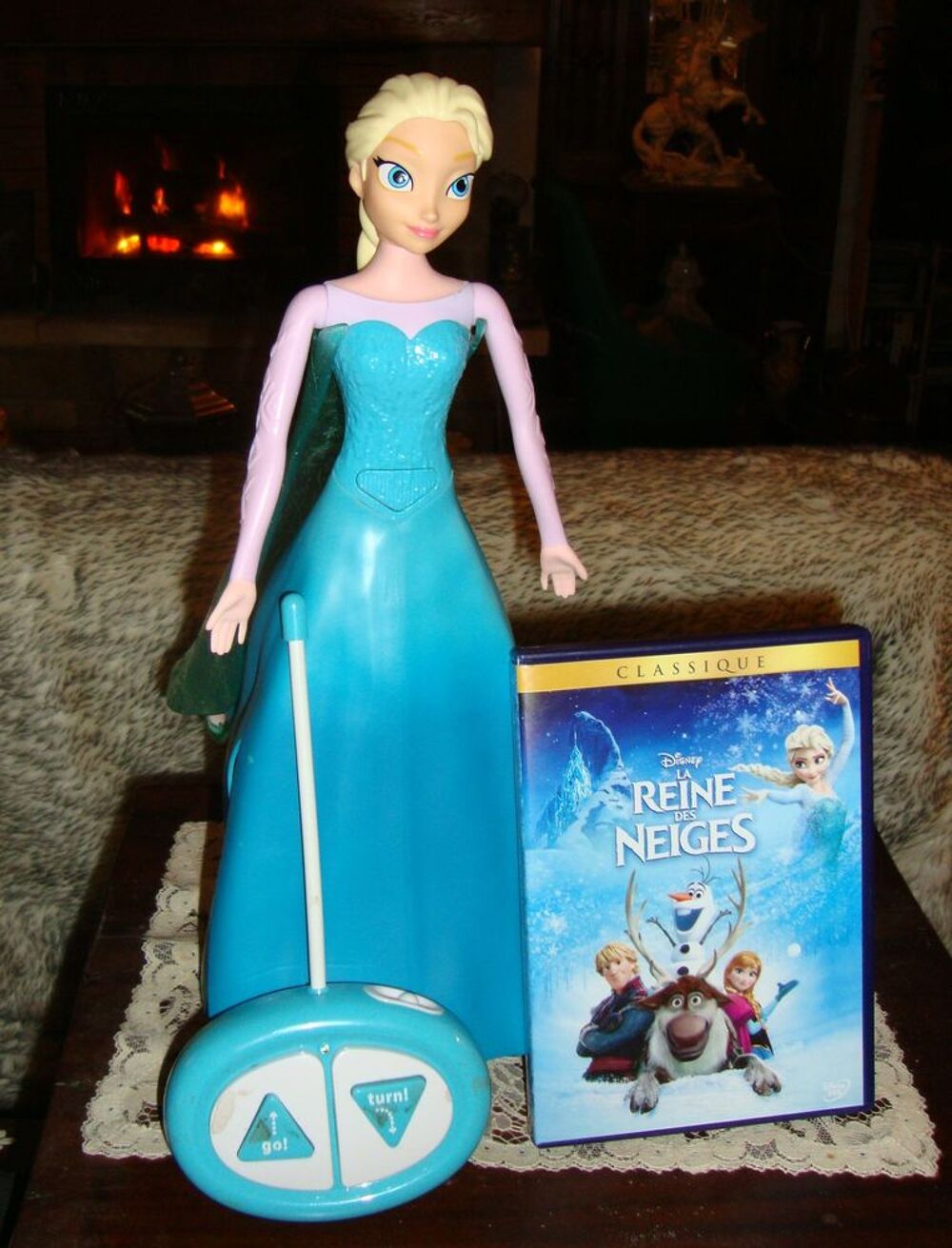 poup&eacute;e ' La reine des neiges ' - Figurine interactive 
Jeux / jouets