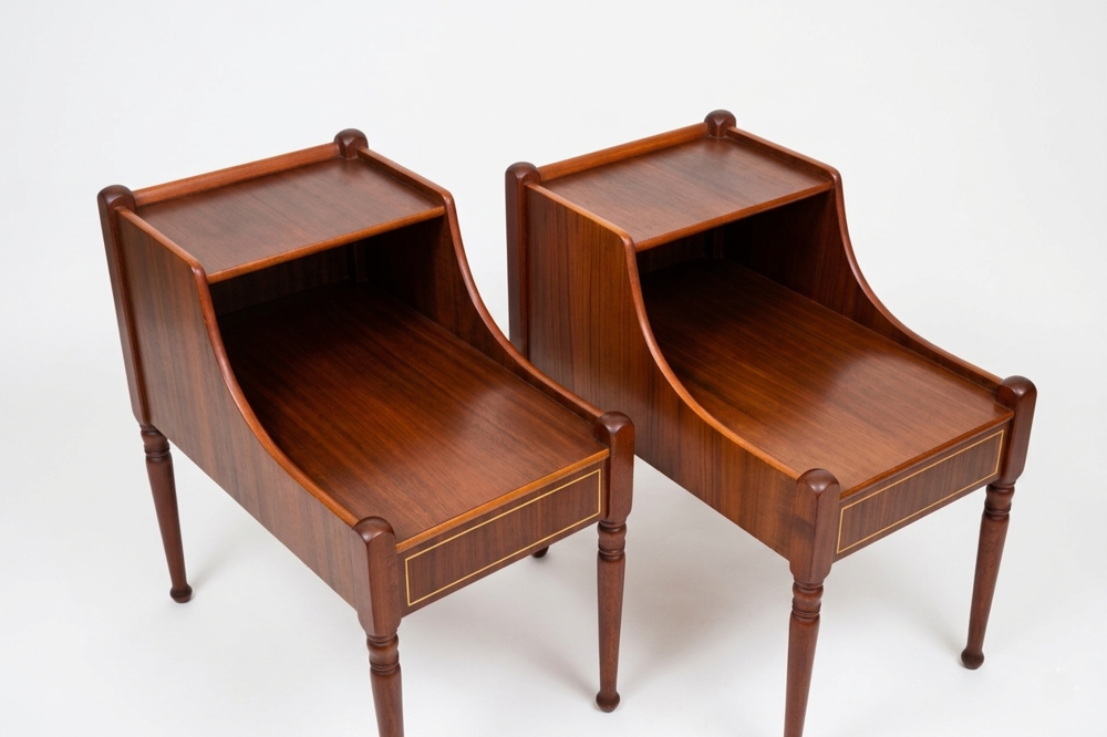 Paire de tables de chevet danoises scandinaves en acajou Meubles