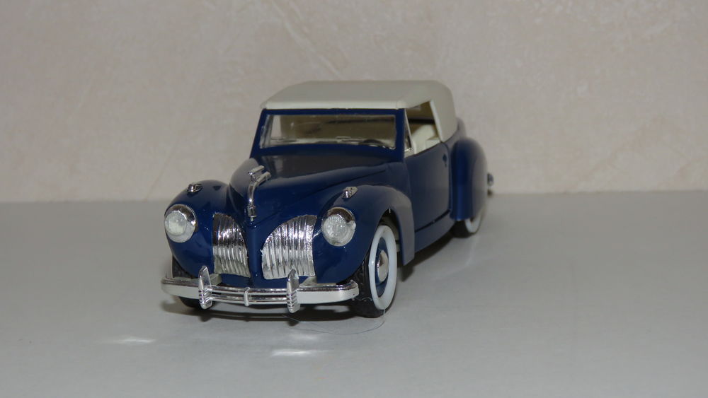 Voiture miniature Lincoln Continental 