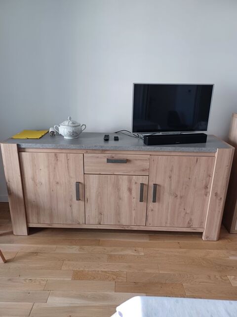 Buffet.bas couleur chêne clair dessus  couleur béton 250 Saint-Ouen (93)