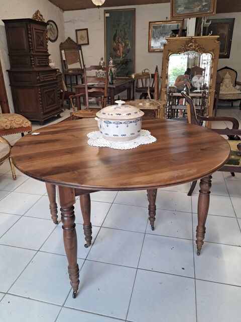 Table ronde ancienne Louis Philippe, 6 pieds 220 Ch�teau-l'�v�que (24)