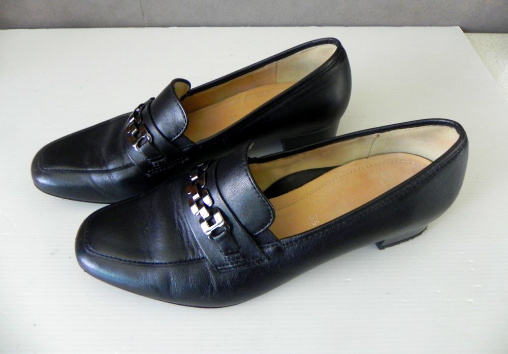Chaussures mocassin en cuir noir taille 39 ( 5.1/2 ) marque Chaussures