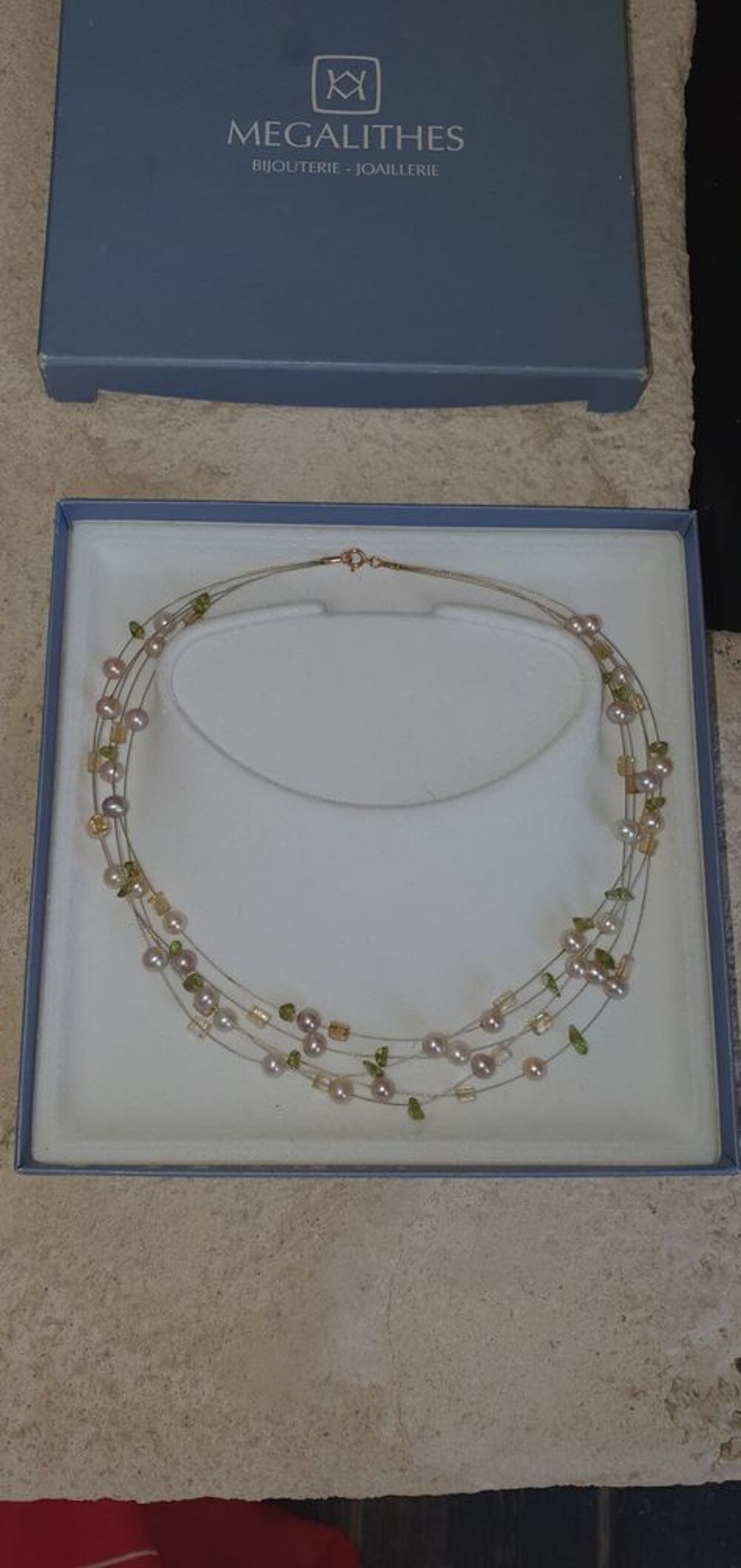 Collier multirangs (5) fermoir or p&eacute;ridot, citrine et perles Bijoux et montres
