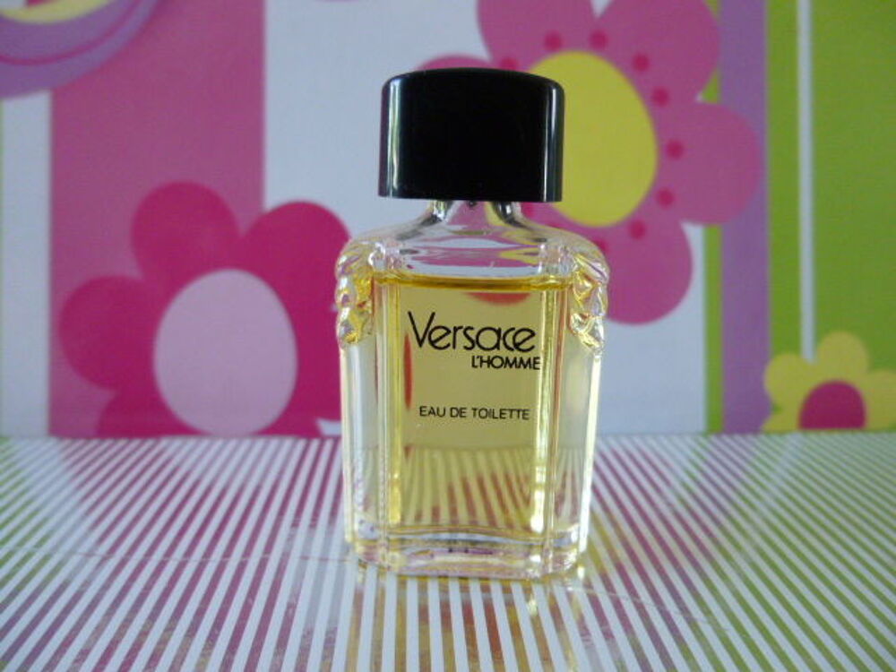 Miniatures de parfum VERSACE. 