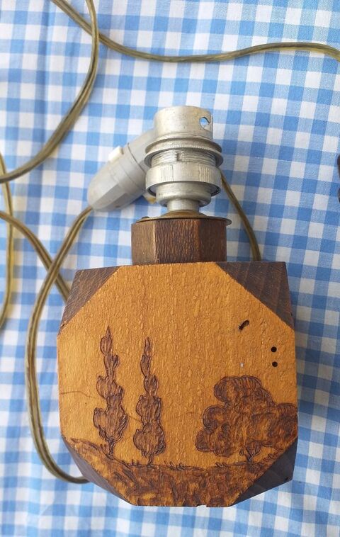 Pied de lampe en bois pyrogravé avec douille 7 Montauban (82)