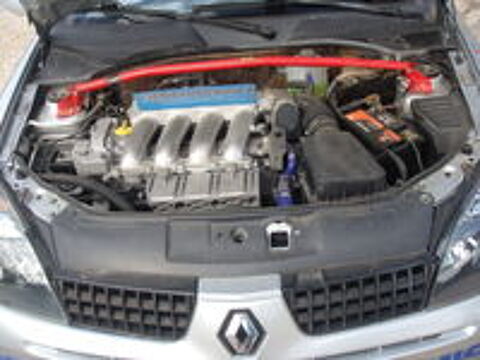 Clio II Clio 2.0i 16V Sport 2002 occasion 13400 Aubagne