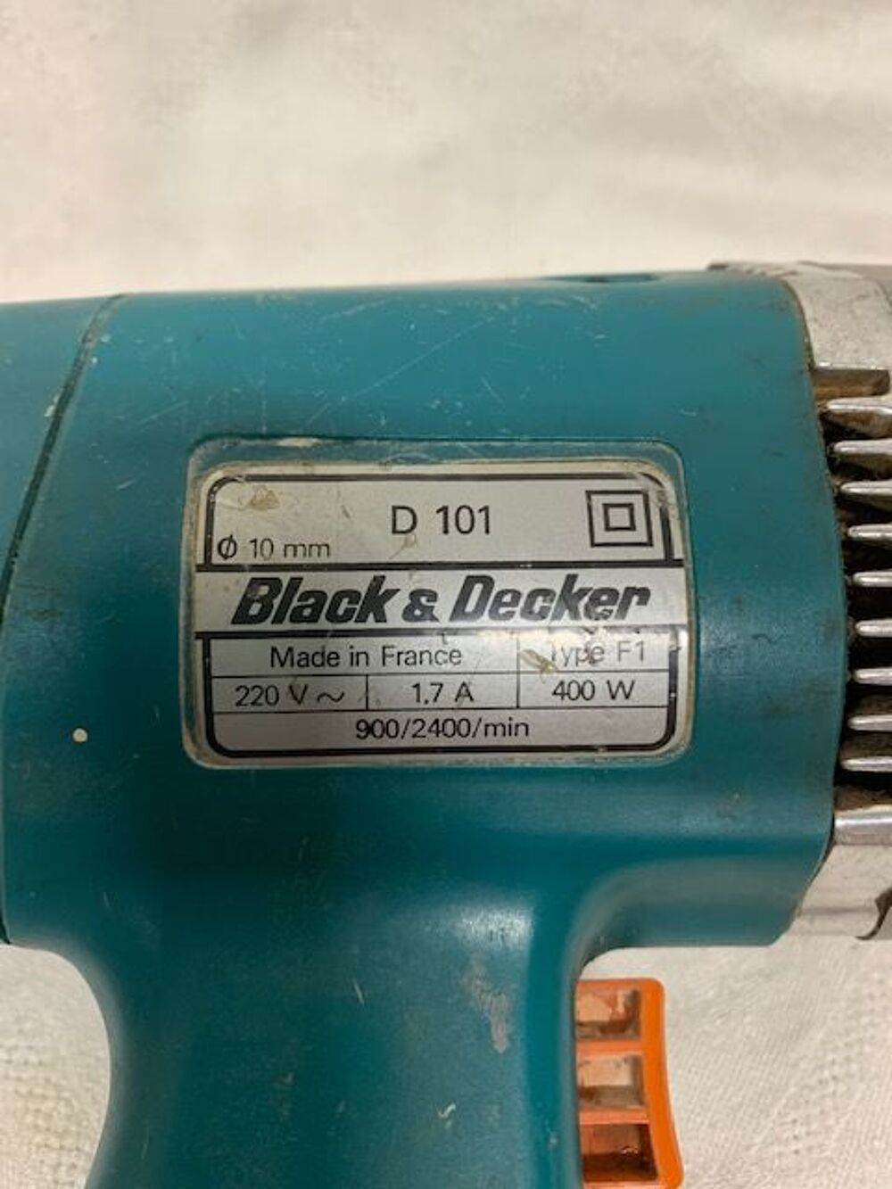 *B40 
Perceuse Black &amp; Decker		 Bricolage