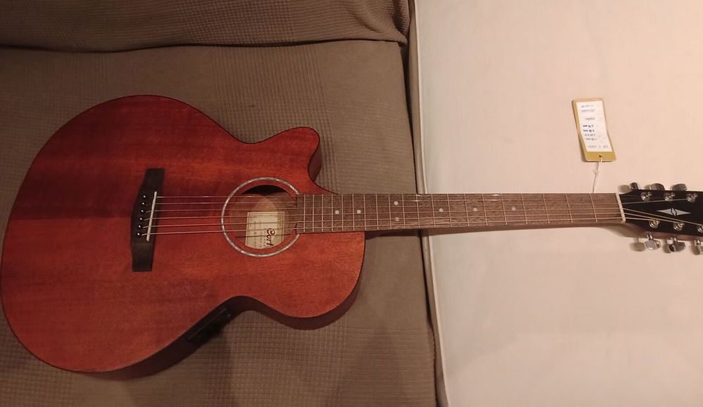 Guitare &eacute;lectro acoustique gaucher Cort Instruments de musique