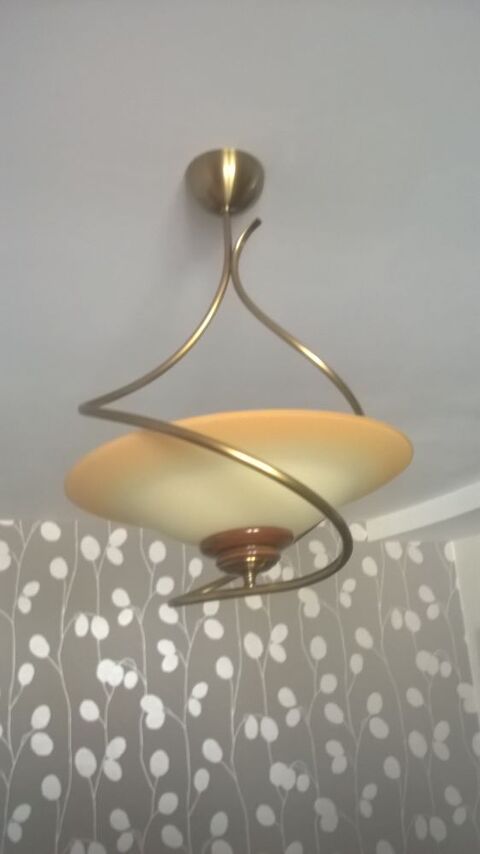 Magnifique suspension pour chambre. Monture bronze. 0 Saint-Yrieix-sur-Charente (16)