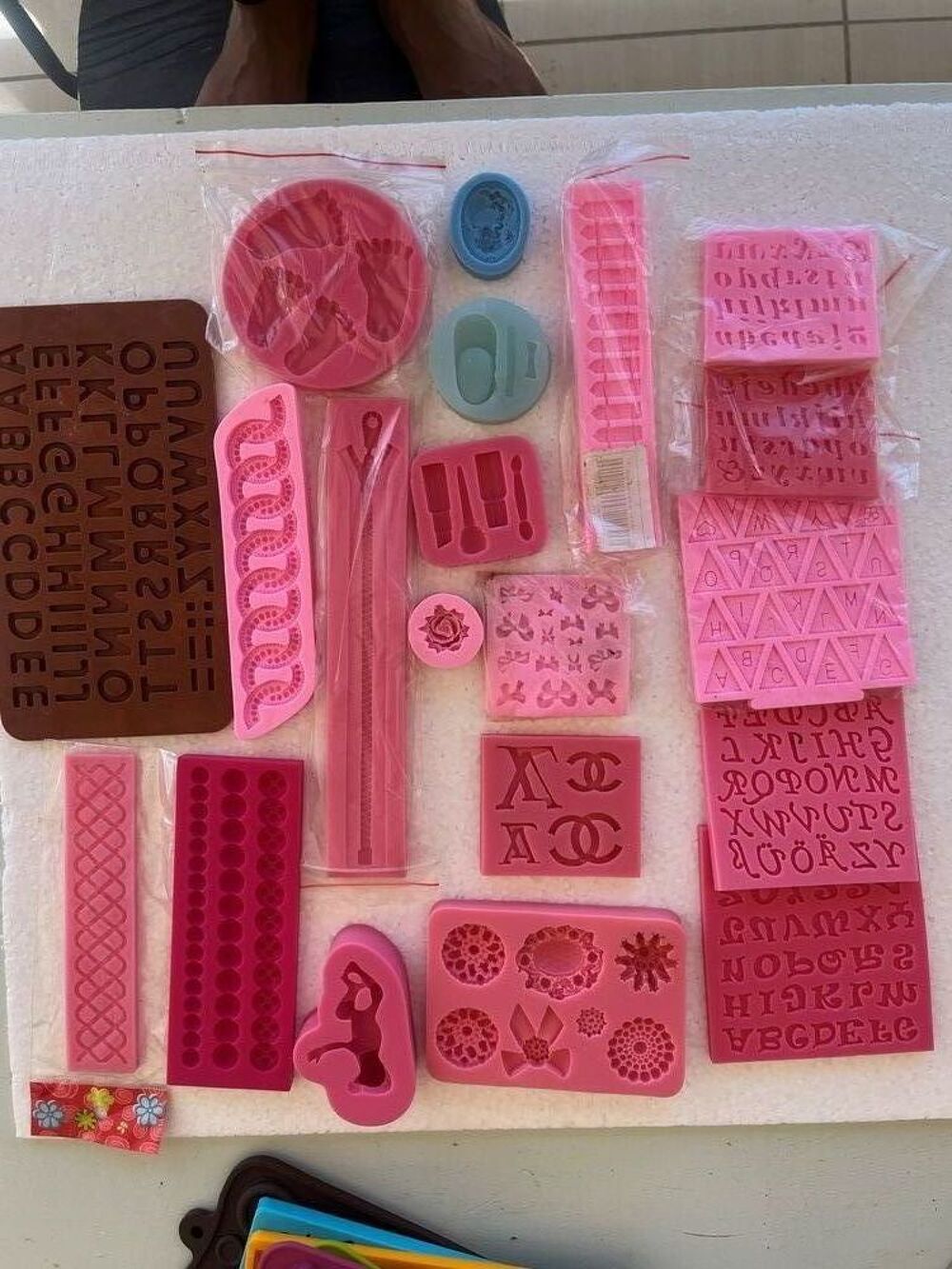 Ustensiles pour d&eacute;coration de g&acirc;teau -wedding cakes Cuisine