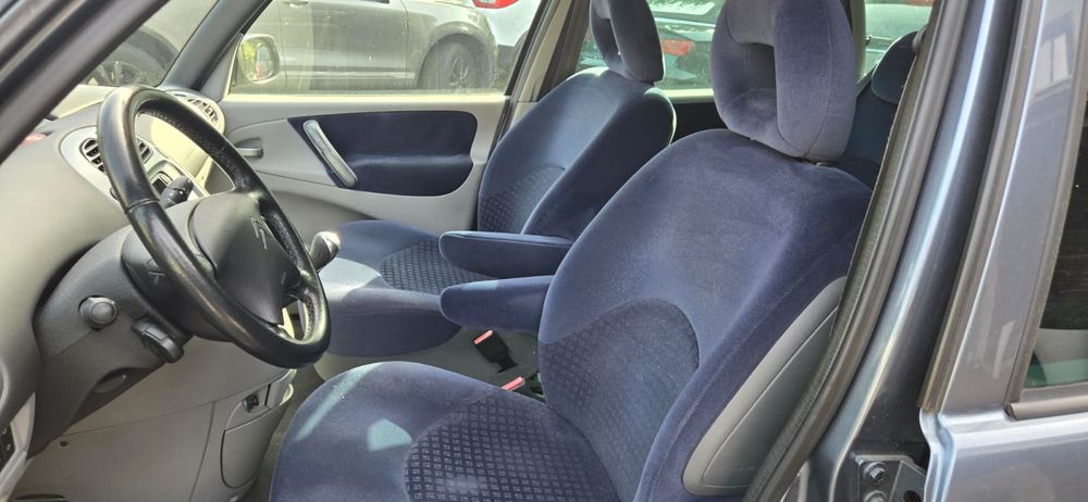 Picasso Xsara 1.6i 16V 110 Exclusive 2006 occasion 74950 Scionzier