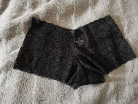 Shorty noir sans marque, taille S, neuve, jamais porté 20 Villemomble (93)