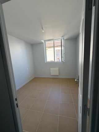  Appartement à louer 3 pièces 68 m²