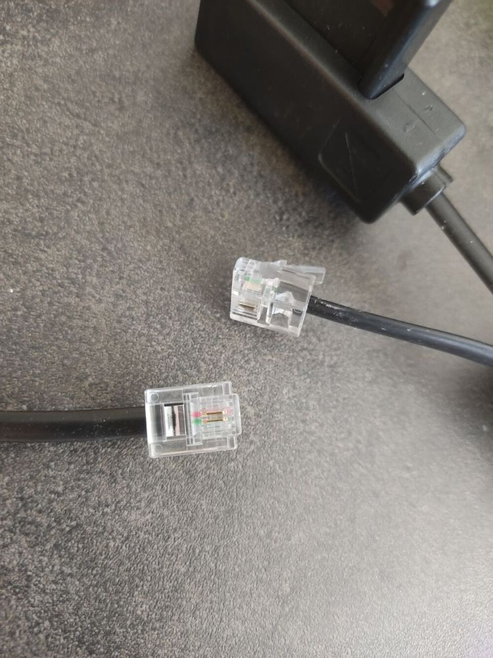 Lot de 31 cordons t&eacute;l&eacute;phonique fiche T vers RJ11 180cm neufs Téléphones et tablettes
