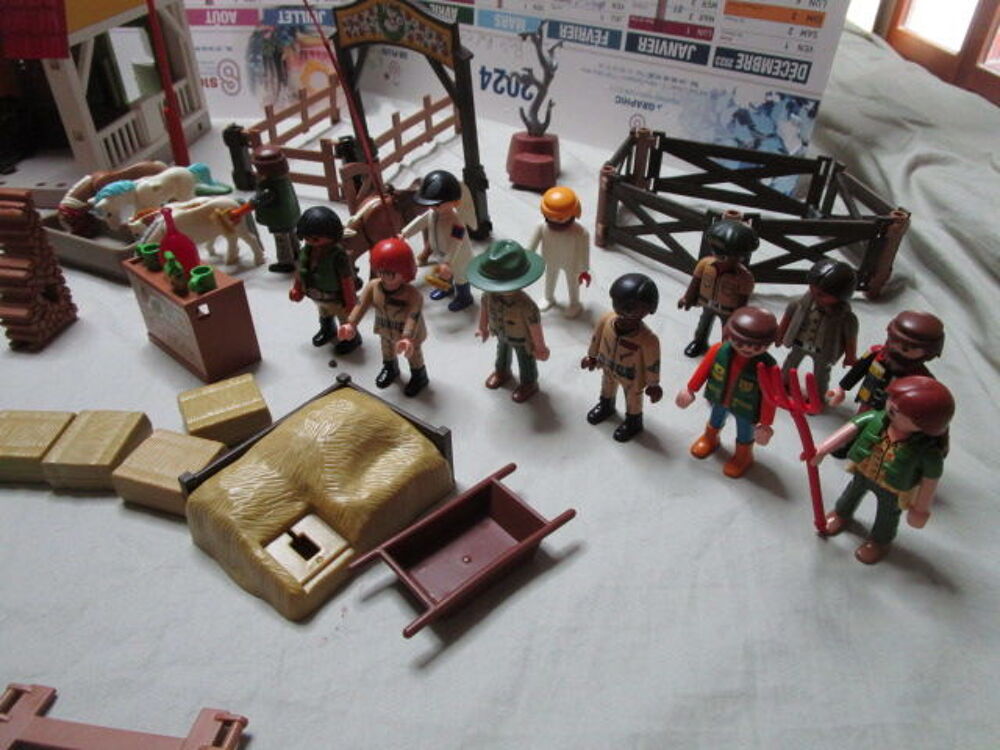 LOT FERME PLAYMOBIL +ACCESSOIRES JEEP+ REMORQUE Jeux / jouets